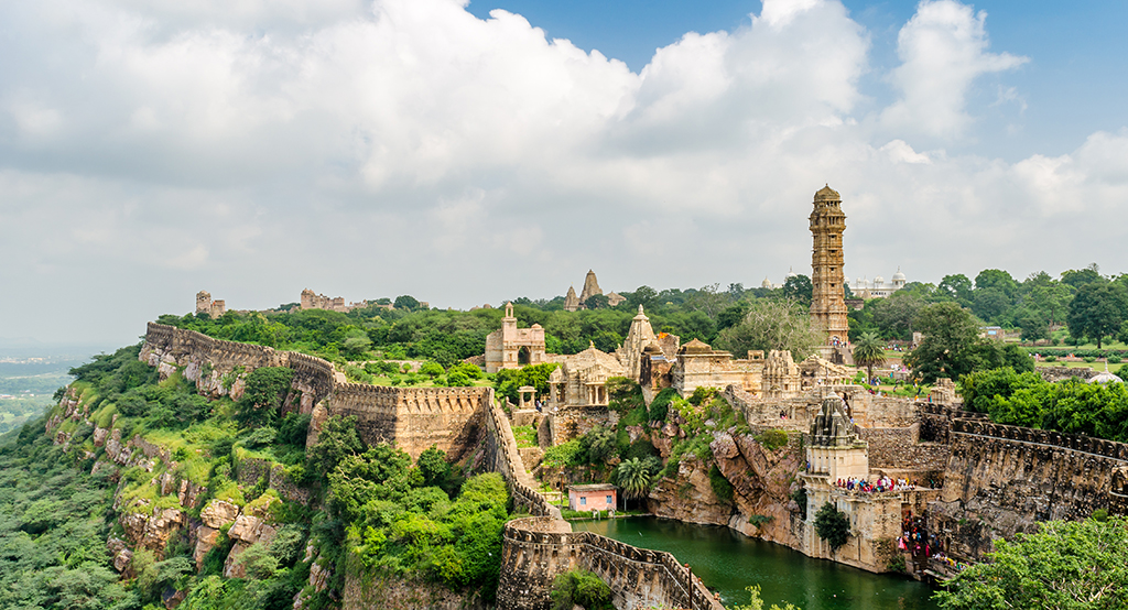 भारत के 10 सबसे पुराने किले: जहाँ आज भी गूंजती है वीरों की गाथा और इतिहास की शान! 2 चित्तौड़गढ़ किला, राजस्थान