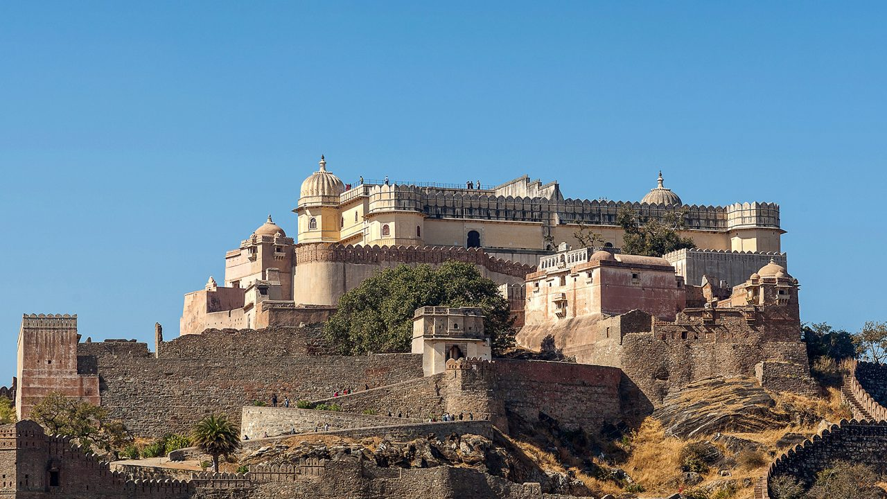 भारत के 10 सबसे पुराने किले: जहाँ आज भी गूंजती है वीरों की गाथा और इतिहास की शान! 3 कुम्भलगढ़ किला, राजस्थान