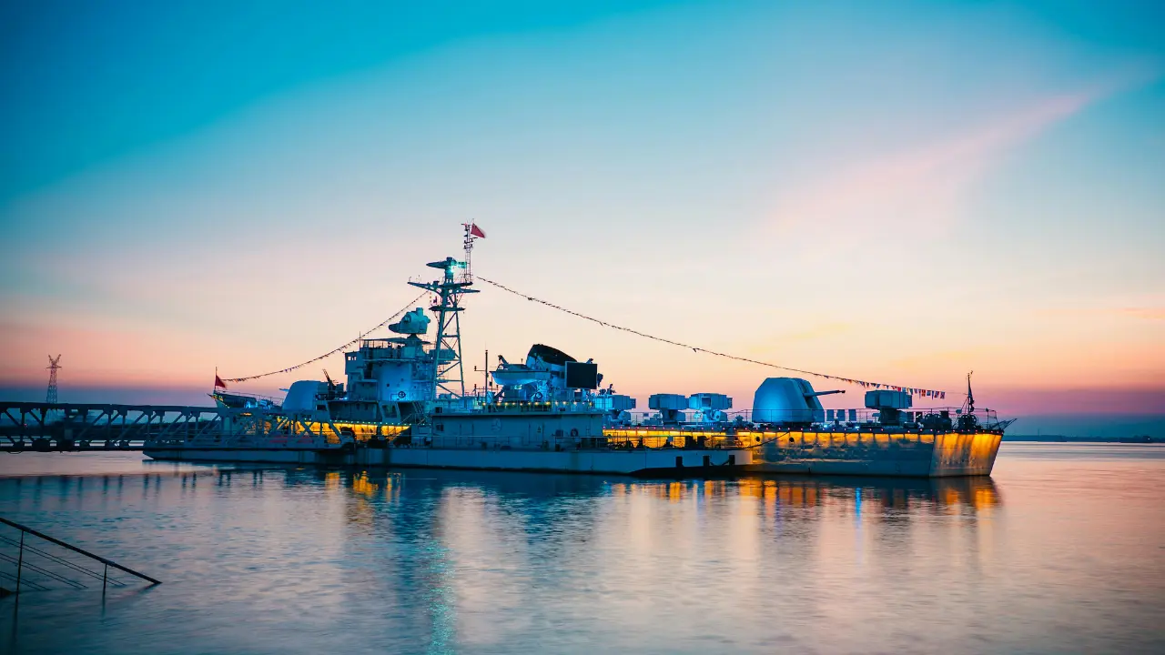 Naval Shipyard Recruitment 2025: 10वीं पास युवाओं के लिए सुनहरा मौका! नेवल शिप यार्ड में 210 पदों पर भर्ती, जानें पूरी डिटेल्स 1 Naval Shipyard Recruitment 2025